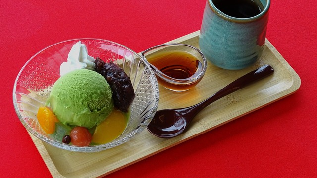 クリームあんみつ　フルーツ入り　　　780円