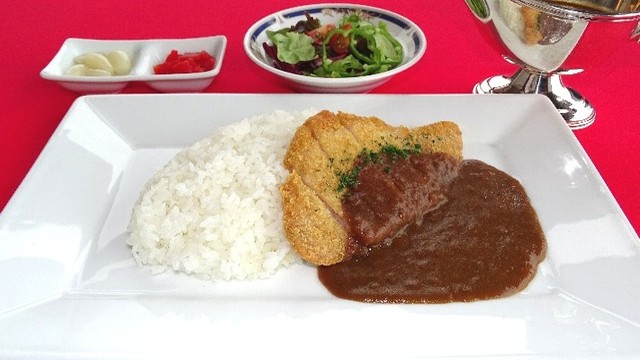 箱根山麓豚のロースカツカレー 2,090円
