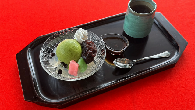 クリームあんみつ　　　950円